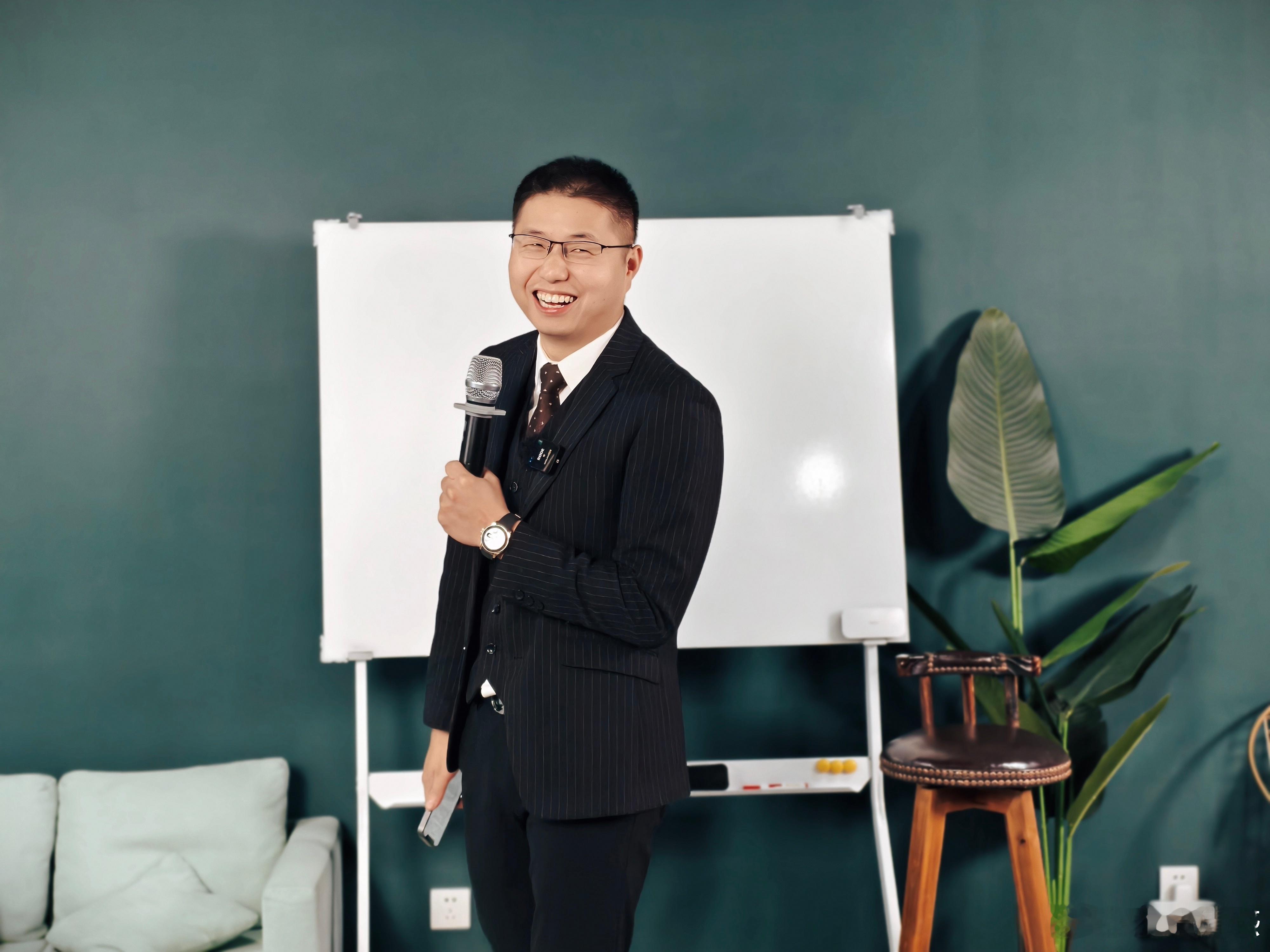 男女交往潜规则：对异性保持长久吸引力，就看一件事经常有姑娘问我：“为什么婚姻越过