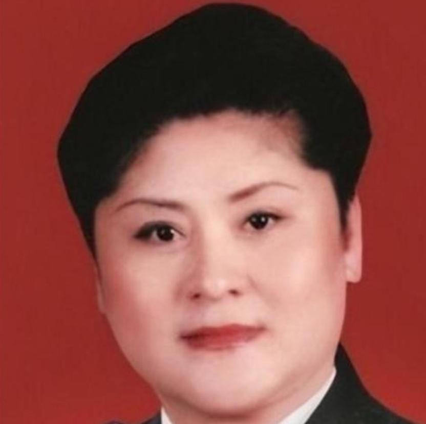 1988年，一名少女被三个壮汉强行送上了一辆出租车，没想到，那辆轿车的驾驶员立刻