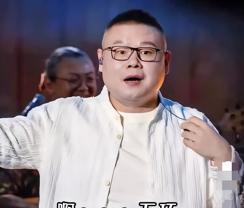 一觉睡醒岳云鹏天都塌了！不是演唱会开不成了，而是看到小沈阳的下场，有