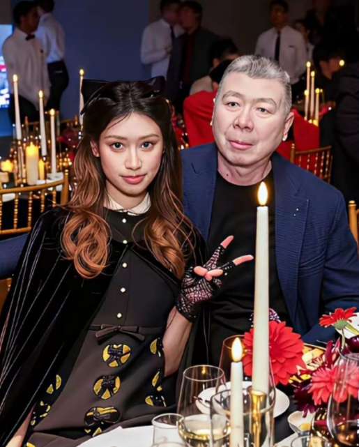 冯小刚的女儿居然这么漂亮，真的是高颜值大美女​​​