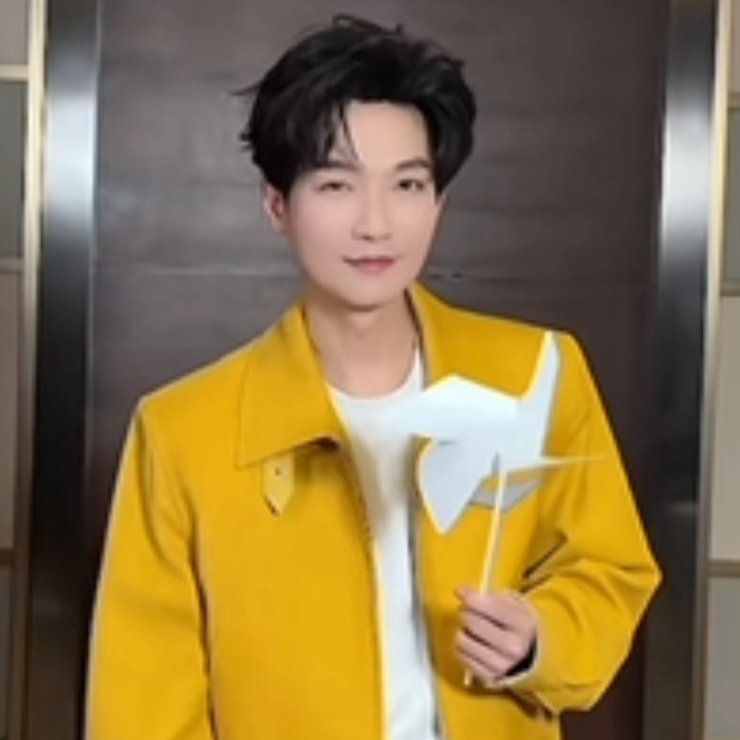 戳一下宝宝腮帮子这个陈楚生根本没想让妈粉活着走出这个视频…