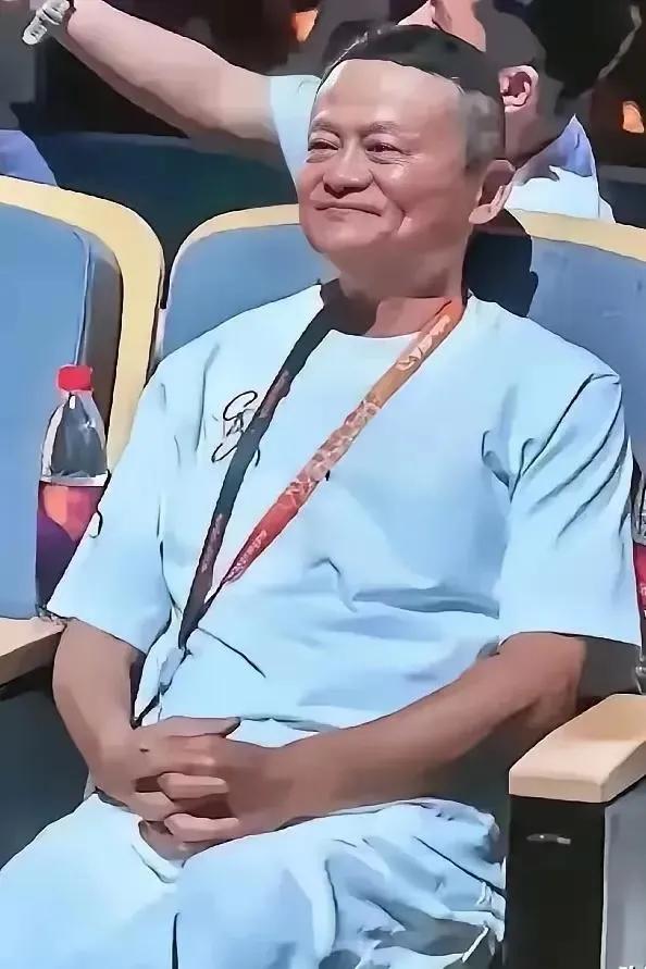 现在的马云十分的富态，不但人长胖了，也比较佛系，累积的因果总算呈现。以前的马云