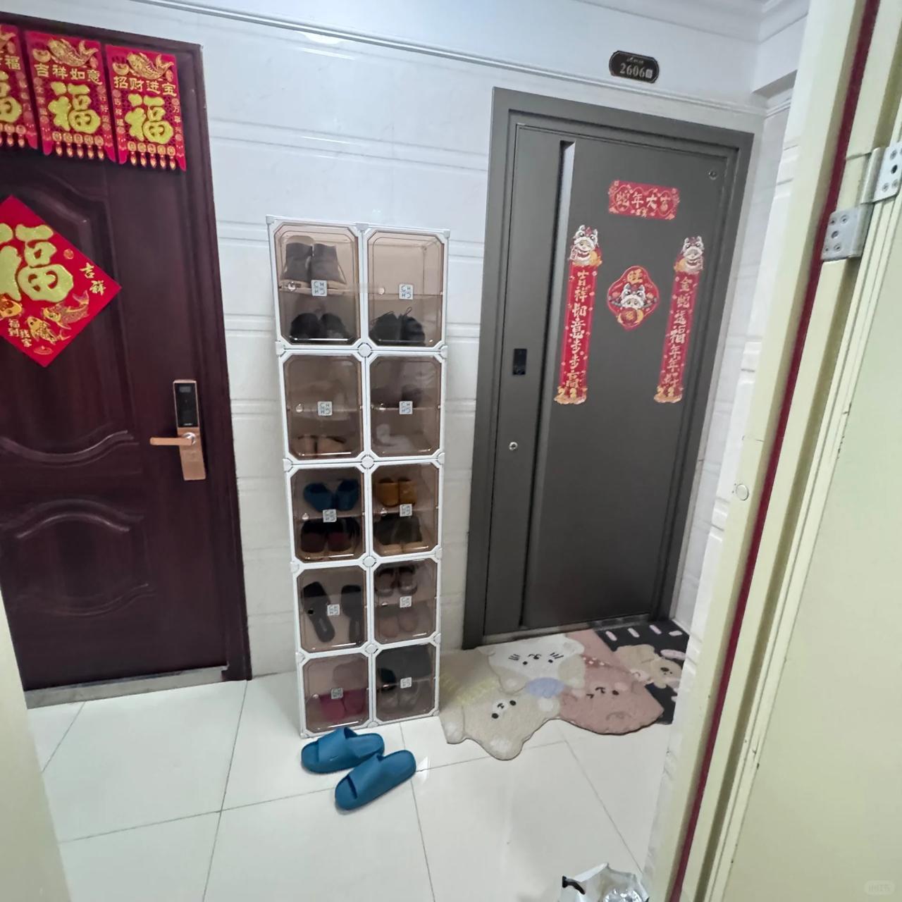 邻居鞋柜直接放中间，鞋架子搞得比人都高，该如何治？