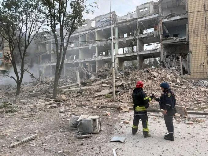 俄媒报道，当地时间26日，俄罗斯副总理加卢津证实，当天俄境内多地均发生了恐怖袭击