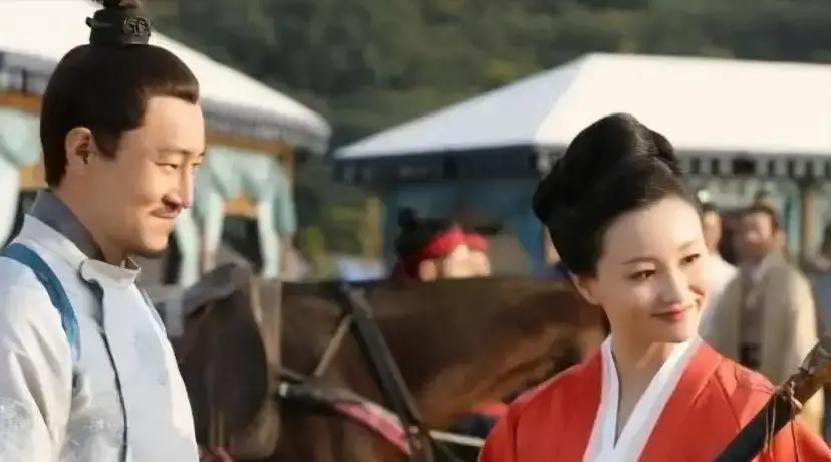 过去有些规矩，真是吃人不吐骨头。就拿《知否》里小秦氏这种填房来说。表面是续