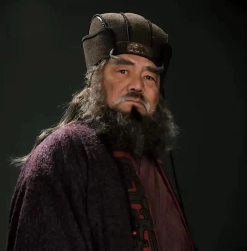 谁能想到，董卓一生最大贵人，竟然何进与袁绍！当初汉灵帝死后，国舅加大将军的何