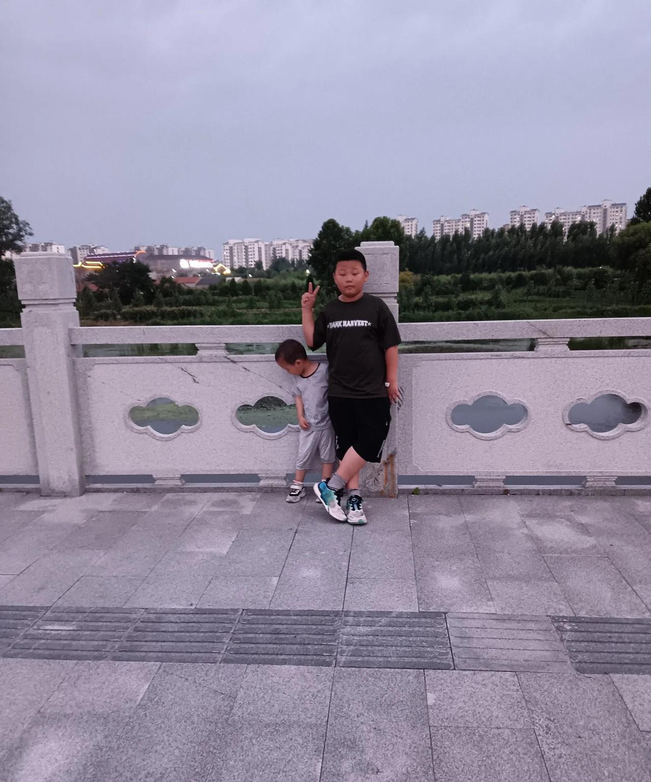 7月27日我的天塌了，80后占不上的好事来了。第一幼儿园免费了，二是不满3岁婴幼