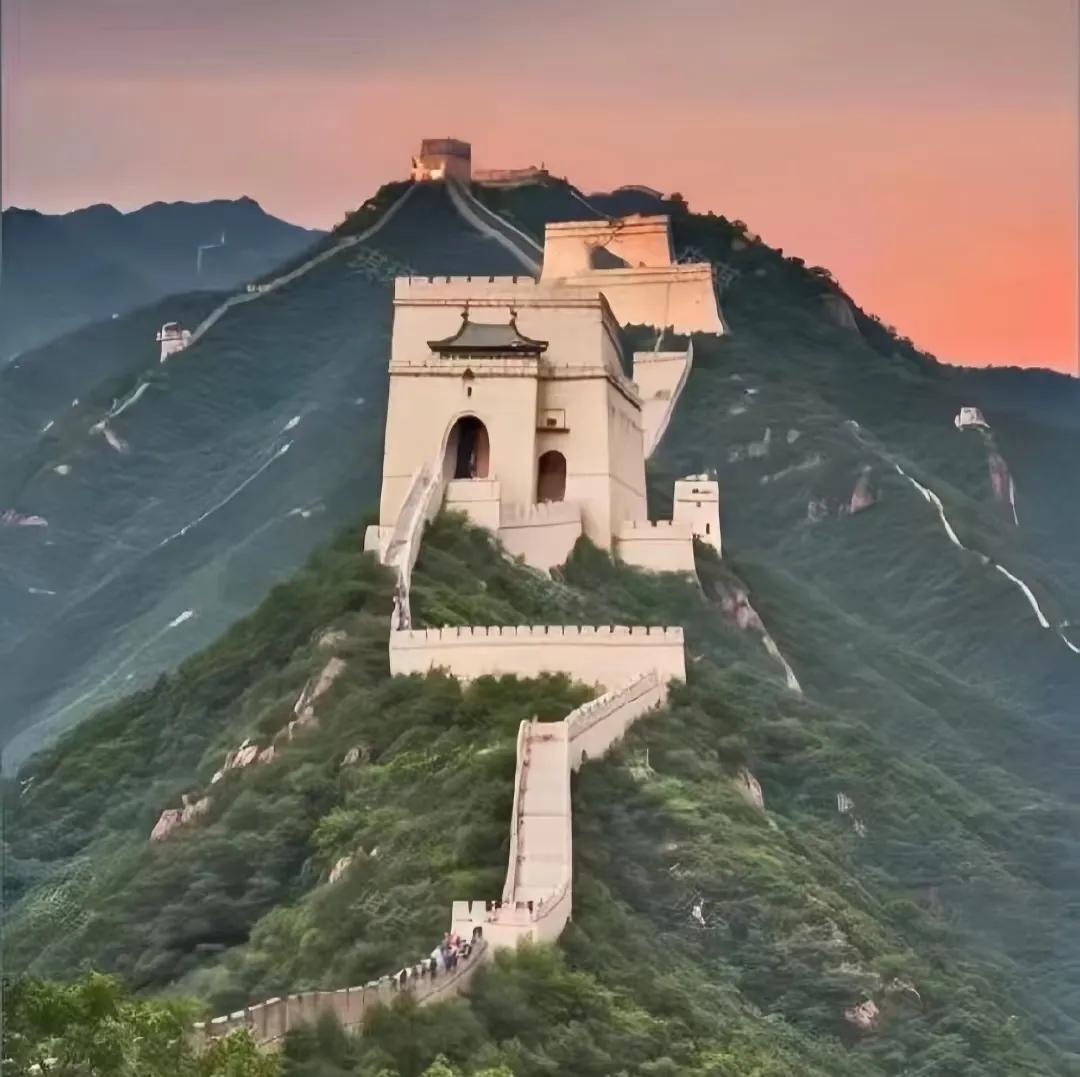 你第一眼看见了什么？A.长城B.成了C.都看见了