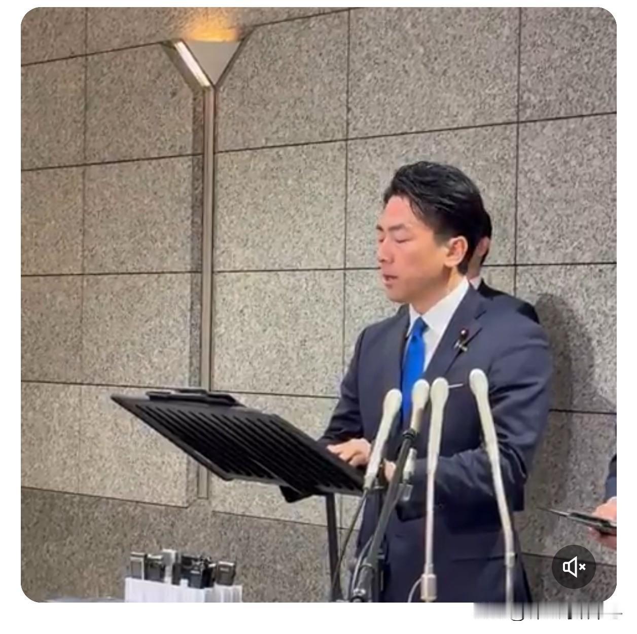 12月6日（星期六）16:32至16:35，一架从中国海军辽宁号航空母舰上起飞的