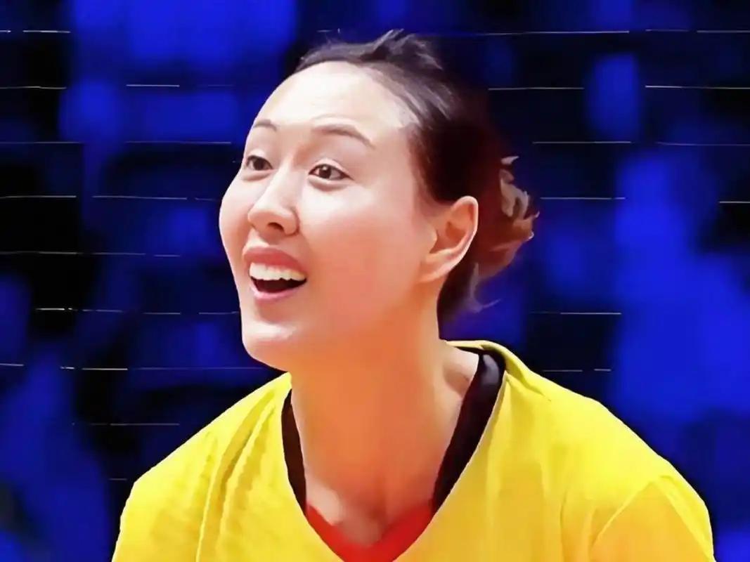 国内女排副攻太卷，1米98的杨涵玉连集训名单都没进！但这位前世青赛MVP没自暴自