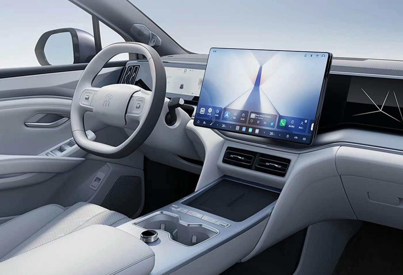 今天上市的比亚迪宋UltraEV，定位全球首款B级纯电闪充SUV，15.5万起