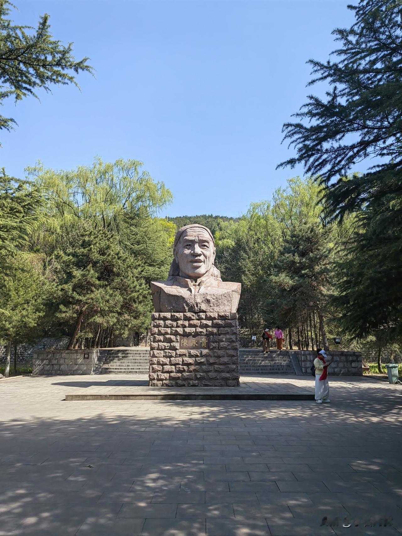 大寨的陈永贵和陈永贵的大寨从富甲一方的平遥古城出来，不过两百多公里，昔阳县的