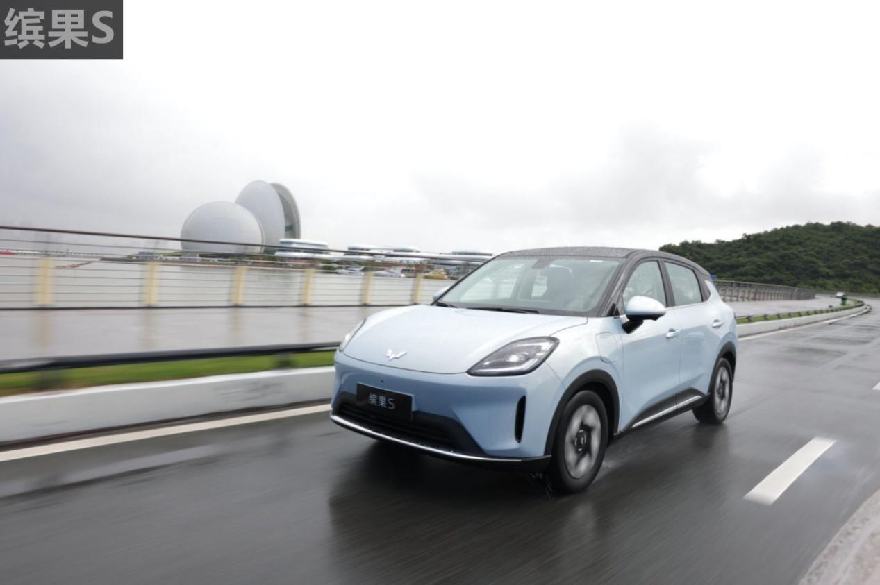 缤果家族十月销量超2.6万，只因缤果S同级无对手？十月份，五菱缤果家族力压