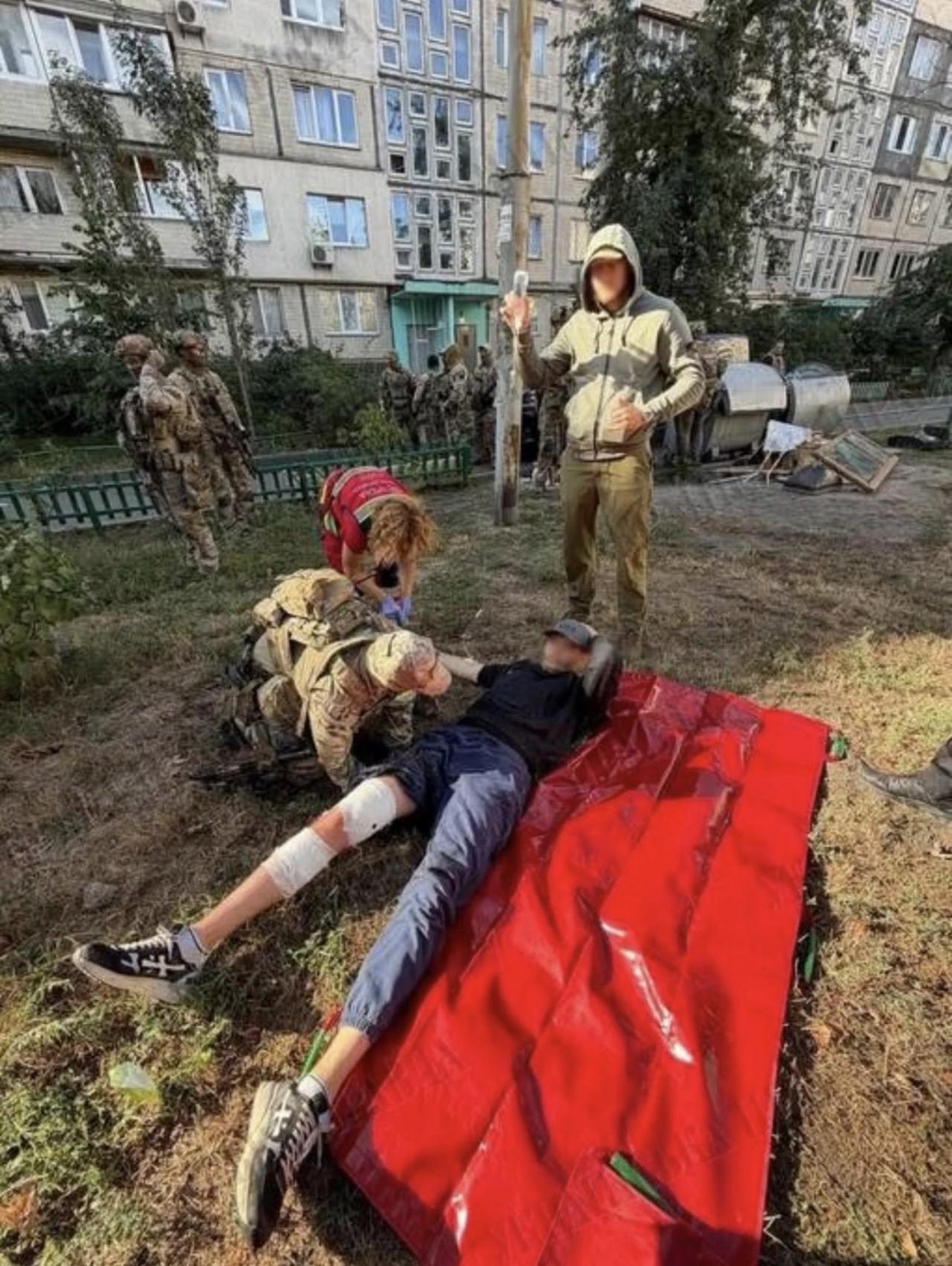 对外打俄军对内打友军，两大情报精锐基辅街头枪战10小时：死的全是自己人9月2