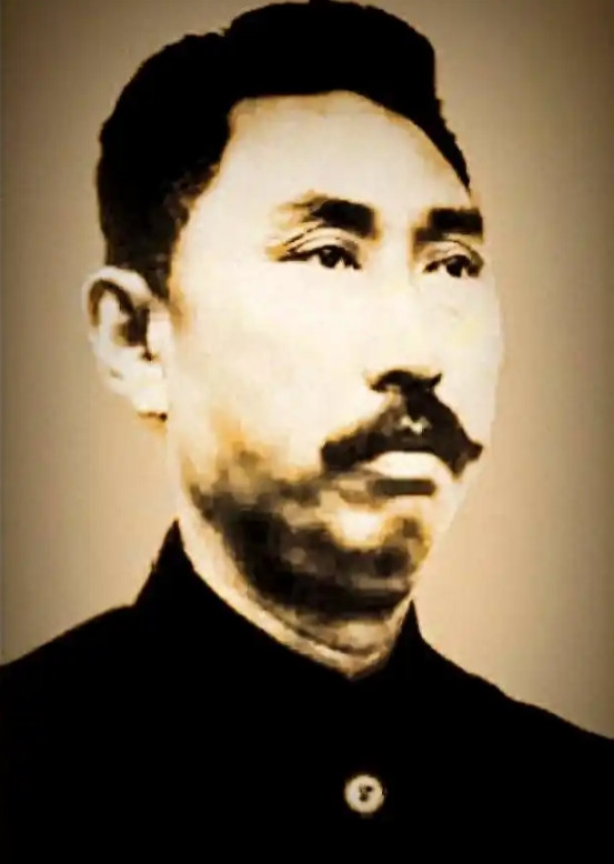 1909年，陈渠珍带领清兵入藏，藏官彭措见他目不转睛的盯着一位藏族少女，小心试探