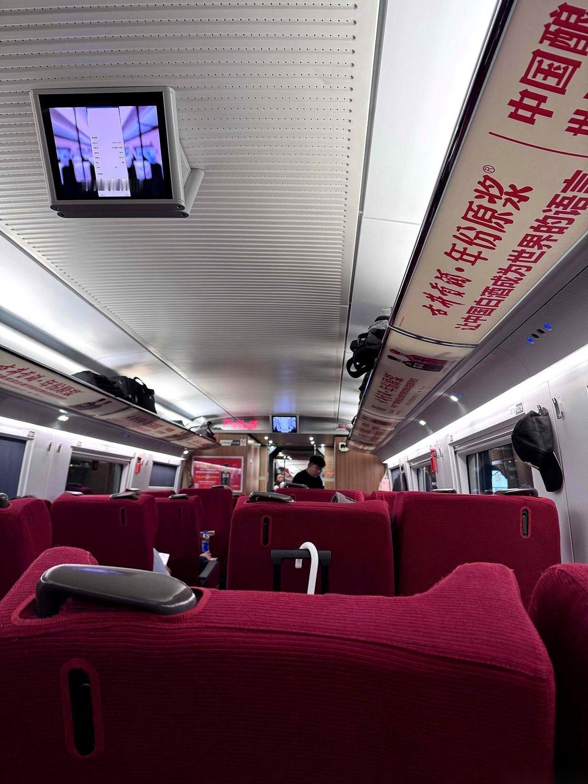 刚看到一个数字，71%。肺移植，术后一年的存活率。也就是说，10个人，赌上身