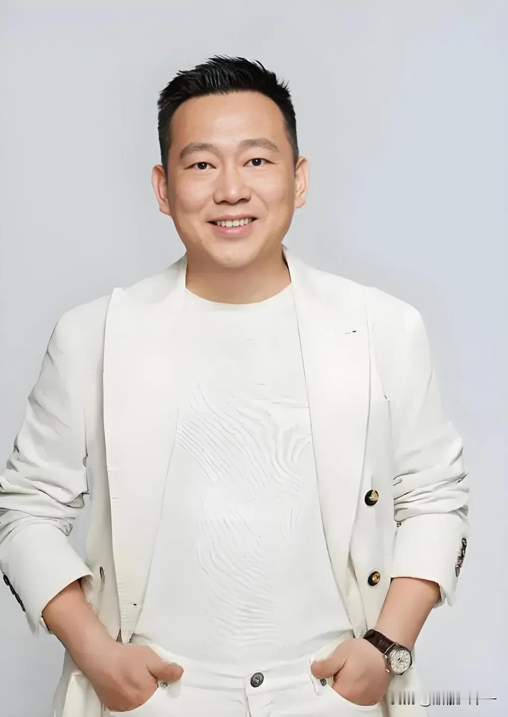 原来是他呀。《藏海传》饰演高明师父的梁超，怪不得看着那么眼熟，原来他就是