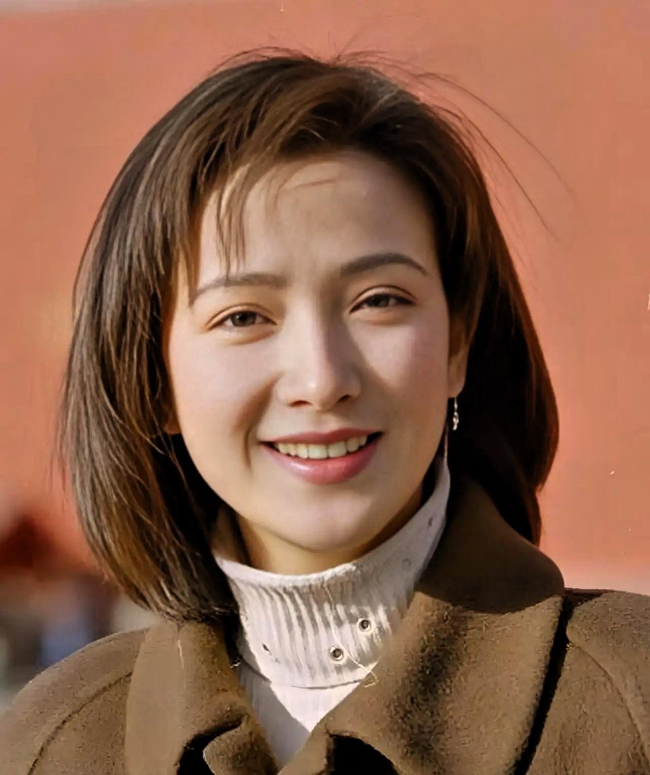 61岁何晴离世，真正戳心的从不是全网惋惜，而是藏在时光里的三段真心。