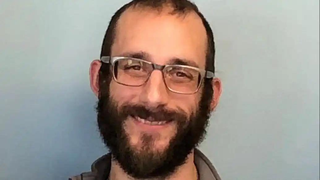 Alex，死于美国街头。今天，他，被ICE开枪打死！37岁的医护Alex