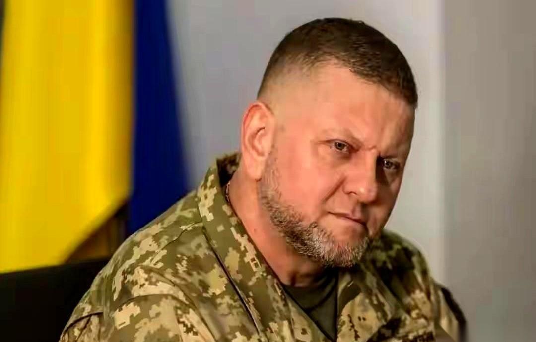 乌军前总司令，扎卢日内，把天给捅破了。他说，谁也别想叫停这场战争。美国不行，我