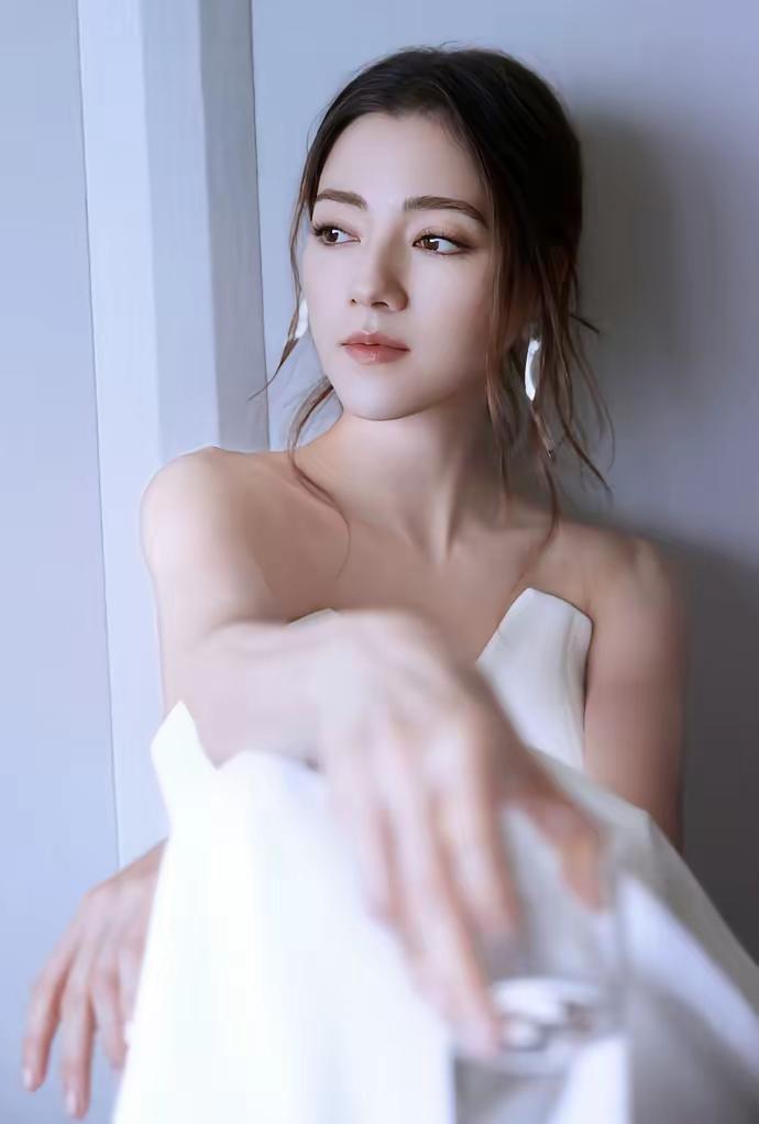 娜然肯定已经进了霍家，都在猜测娜然进了霍家没有，我敢打赌她已经是霍家的人了，
