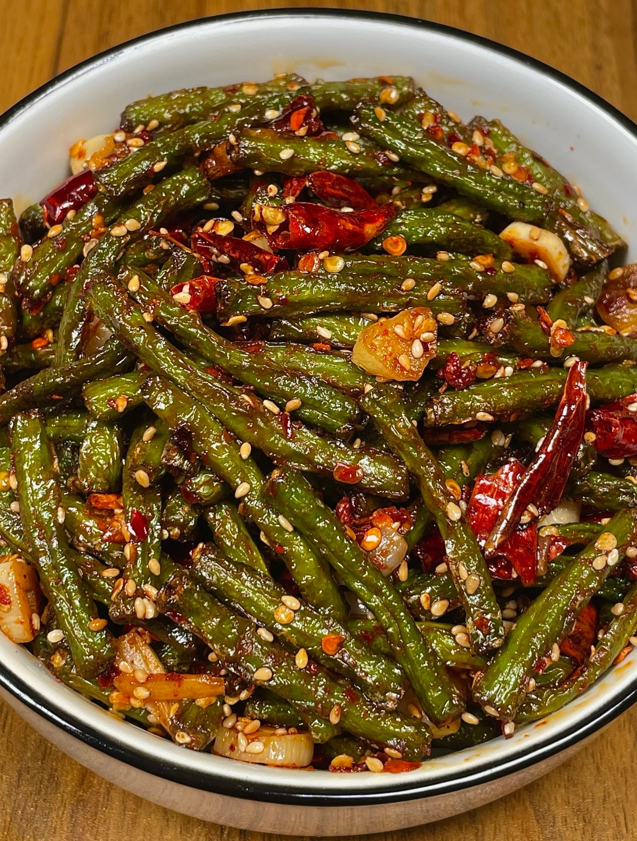 桃花坞请坞民吃饭了这我有话说，必须给桃花坞的大家强烈推荐川菜经典干煸四季豆、麻