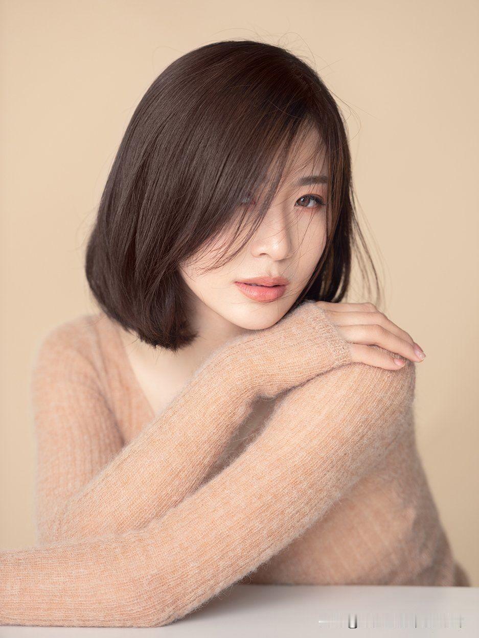 你信不信——女人说到底，就图那点“被看见”。不是非得送多贵的礼物。是她换