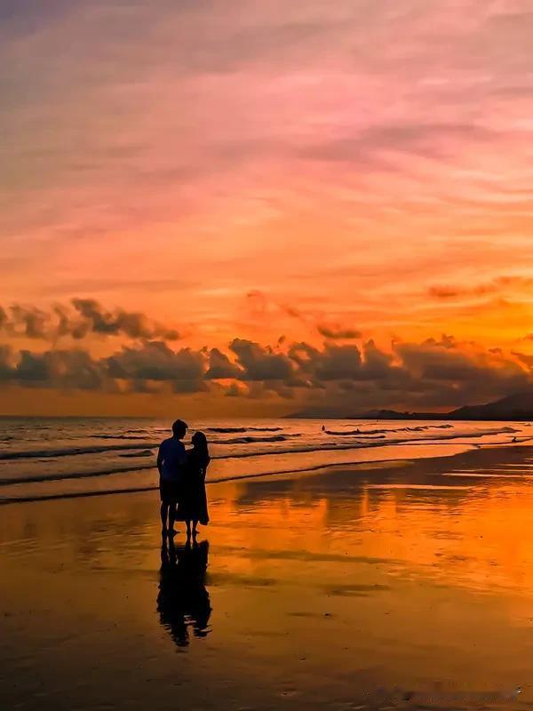 这个社会抛开物质，到底有没有真爱，还真不好说。从科学研究看，男女长久相爱有“疼