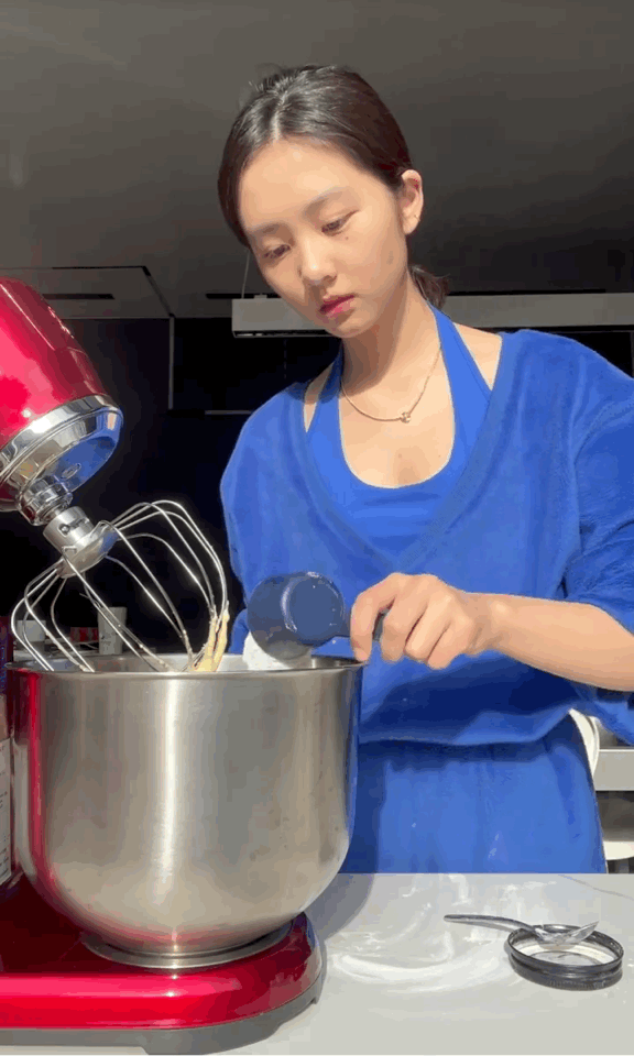 19岁的黄多多黄多多你真的是那种典型的美女！！好爱啊啊啊啊​​​
