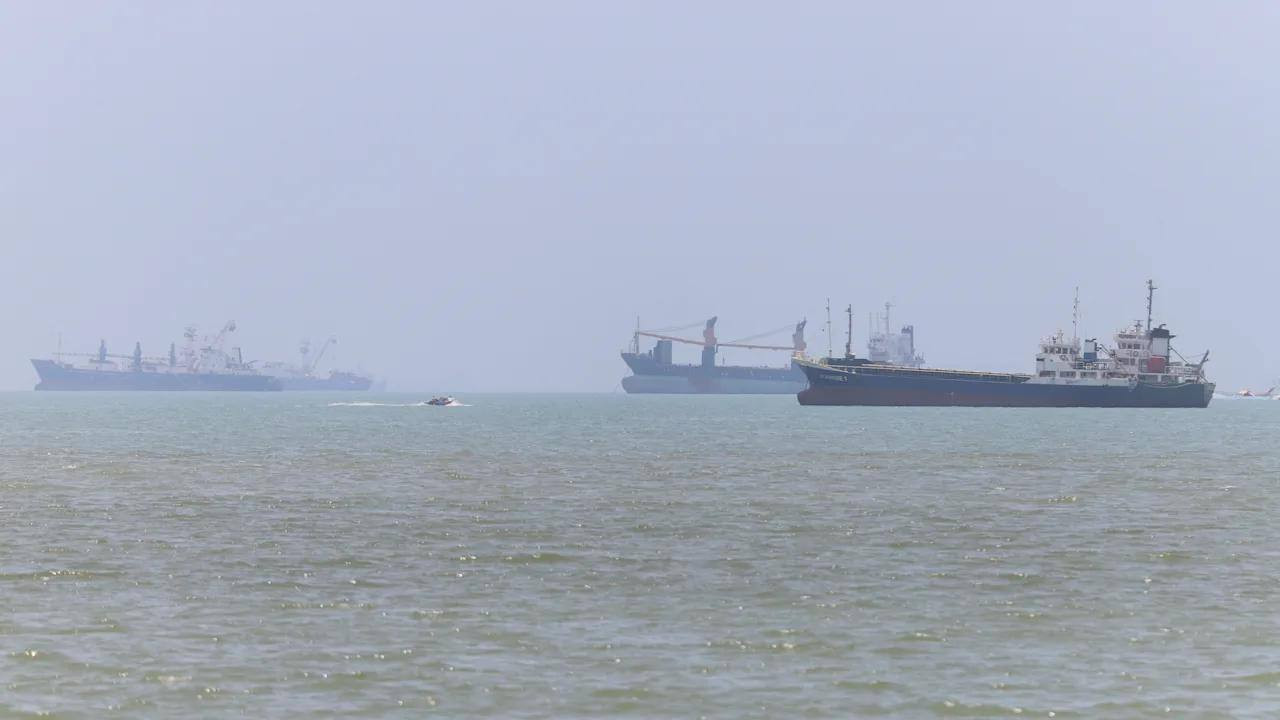 伊朗再次限制船只通过霍尔木兹海峡据《图片报》援引当地媒体报道，该海峡附近地区响起