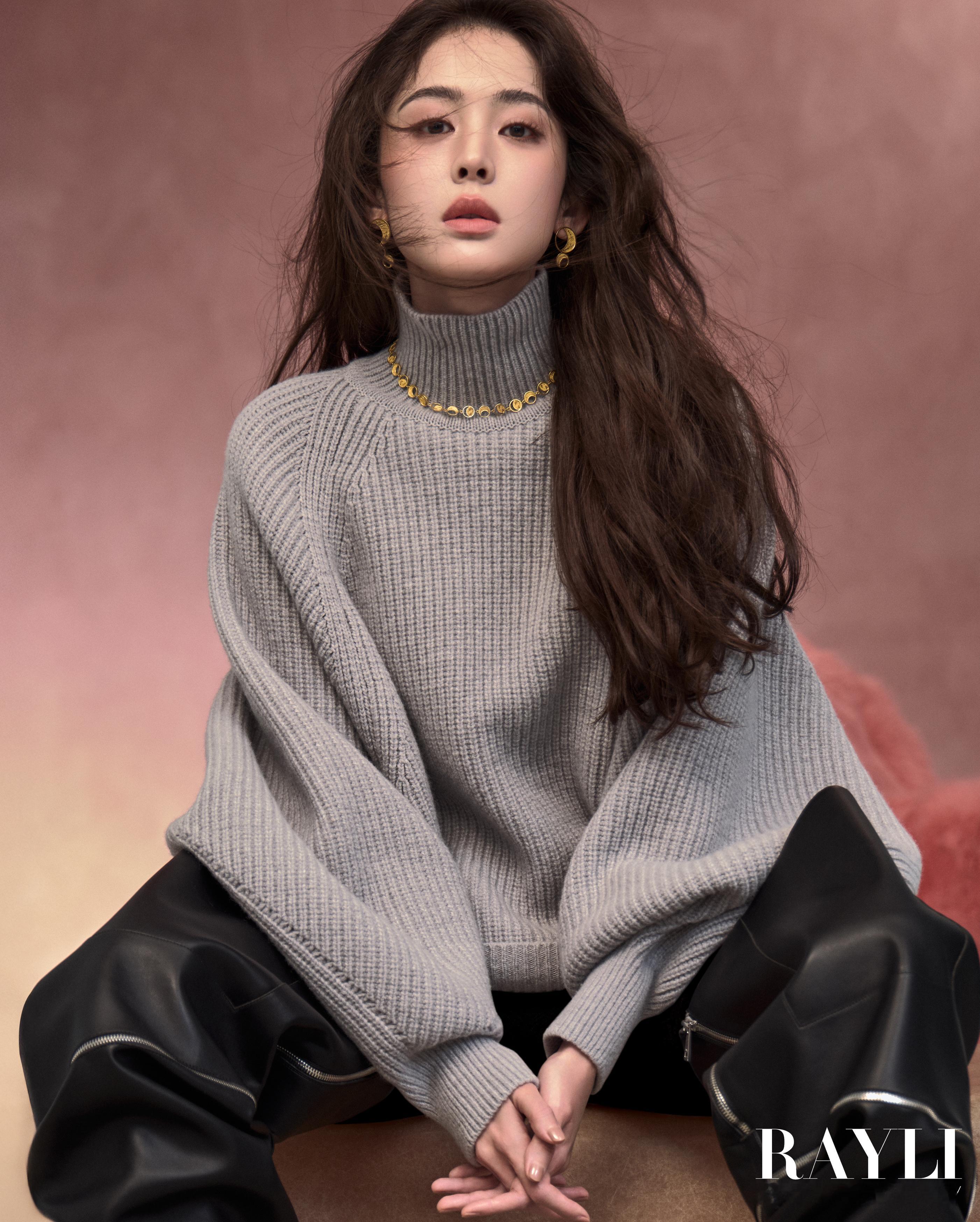娜扎幻色缪斯大片绝美来袭！娜扎化身光影缪斯，幻色大片惊艳释出！每一帧都宛若艺术