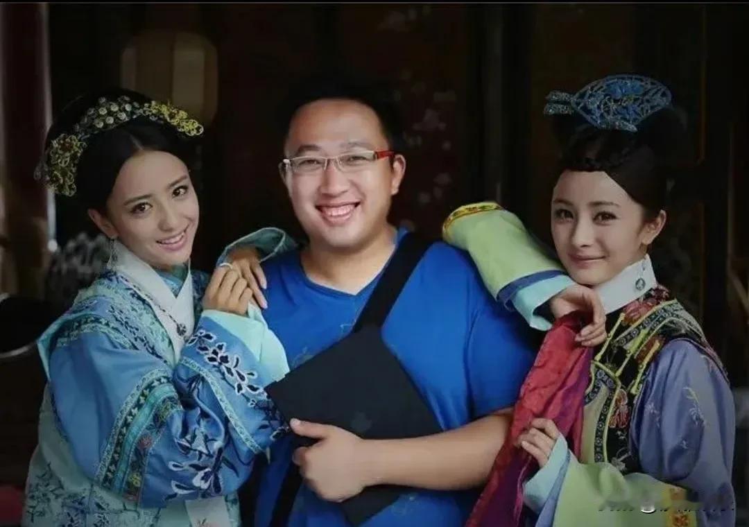 于正，意外发文晒照！于正晒出十五年前旧照，我才看懂：原来杨幂一直都是他心里