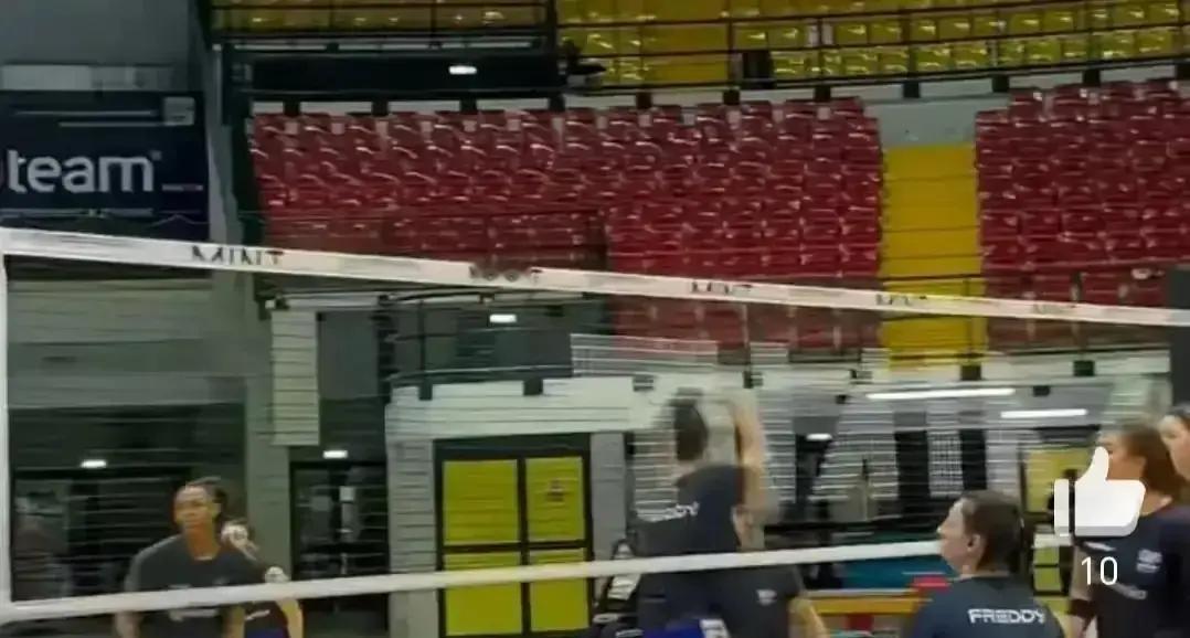 米兰砸200万欧买李盈莹，竟是为了不让她打球？他们签下中国最强主攻，却在常