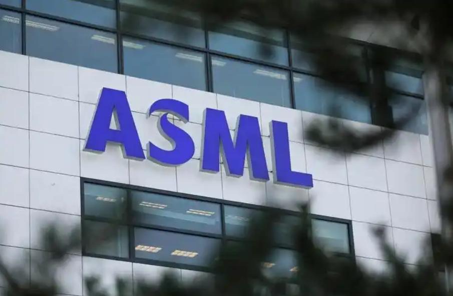 中国正式对涉及荷兰ASML光刻机的核心原材料、设备和关键企业启动最严格的出口限制