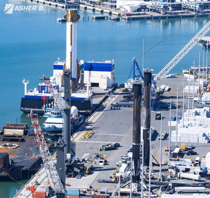 没有对比就没有伤害！【返回到港口的蓝色起源新格伦一级助推器和猎鹰九号一级助推器