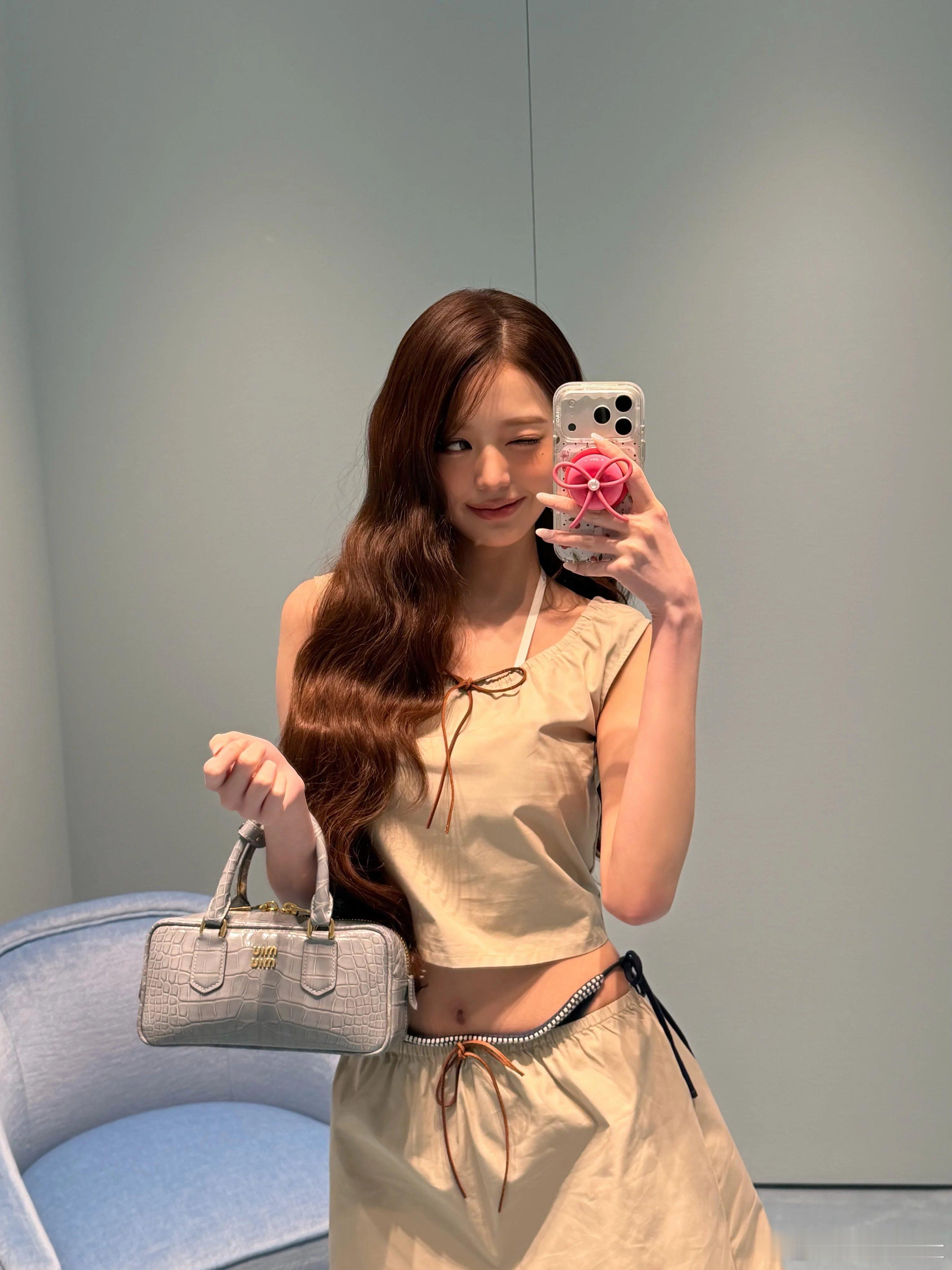 张元英穿miumiu¥6800的内裤是不是相当于我们穿6块8？