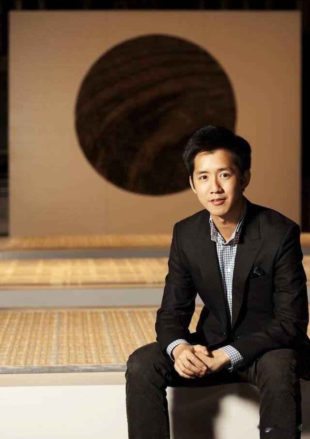 百亿身家的富三代，世界著名设计师，50岁，至今单身。傅厚民AndréFu