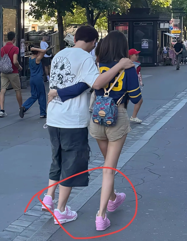我有种预感，懒懒是王思聪的最后一任了，不是因为她最漂亮，也不是她身材最好，而是王思聪真的很宠她