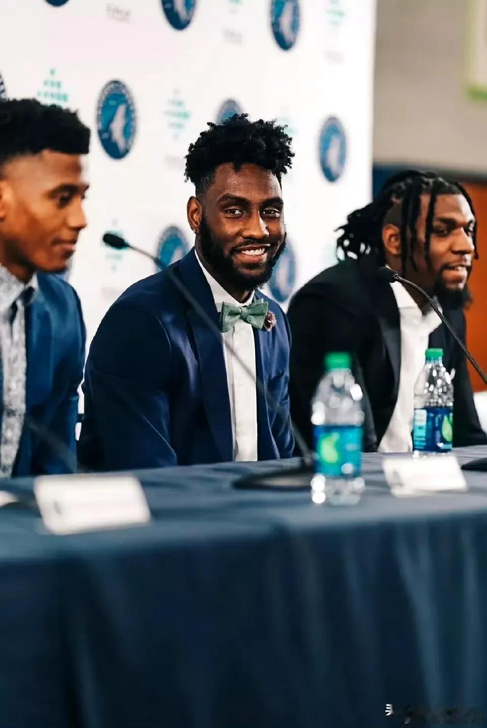 修赛季首签！山西男篮签约NBA高后卫！据欧洲媒体消息，山西汾酒男篮近日与美籍