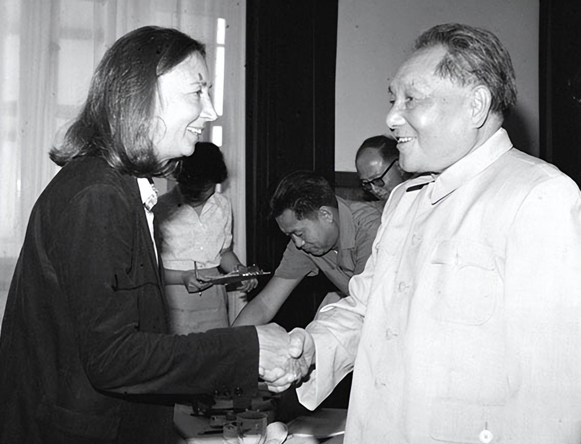 邓小平当年那句大实话，把所有人都说愣了1980年8月，北京中南海。76岁的邓