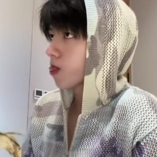 这真的动画里的小朋友吧，你们一定要听啊啊啊，“哧溜”一声嗦进去了吧唧吧唧嚼呀