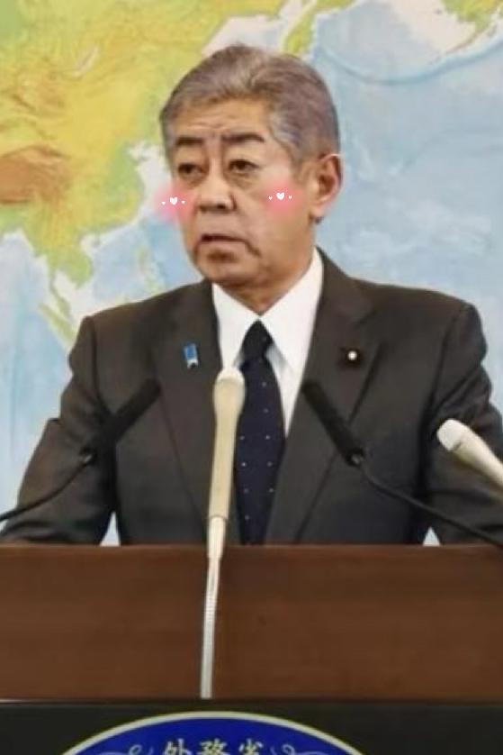 现在知道害怕了，日本外务省加班加点凌晨对外宣布，“强烈抗议中方禁止向日本出口