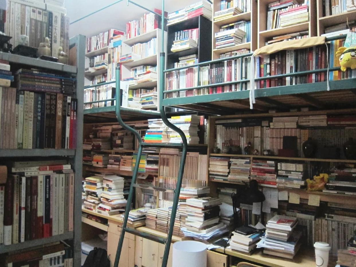 复旦大学的一名学生的宿舍亮相后，我惊呆了，一分耕耘一分收获[赞]