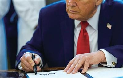 美国那边传来新消息2026年4月2日，美国白宫突然抛出一则搅动全球