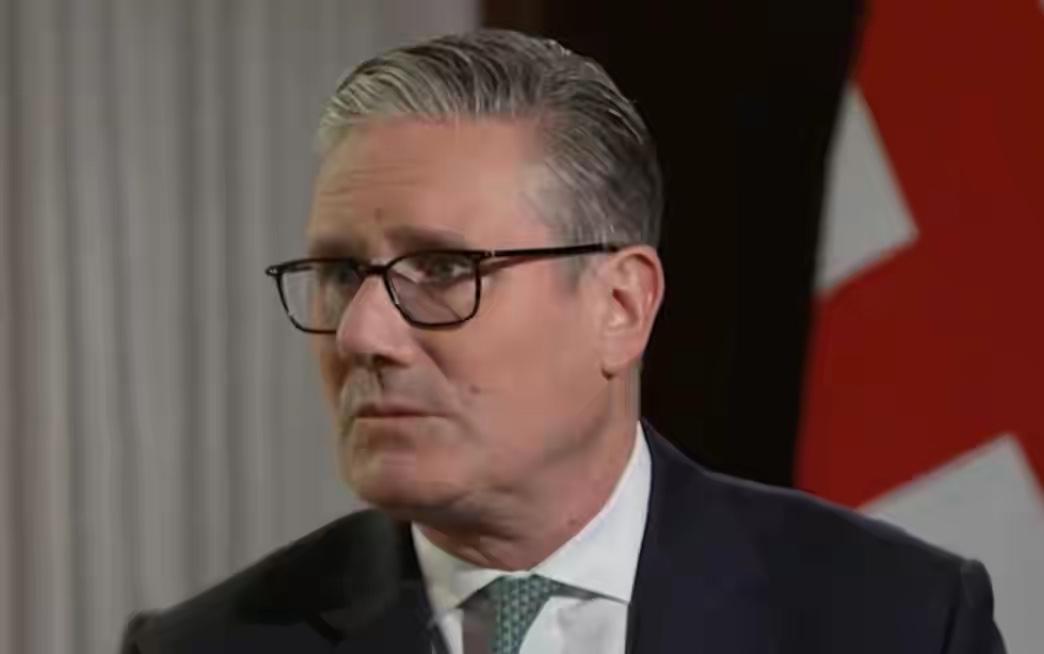 英国首相与特朗普彻底闹翻4月9日，在英国独立电视台播出的采访节目中，首相斯塔