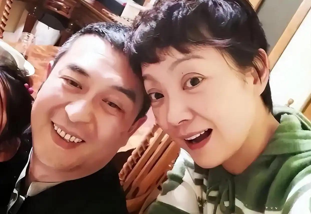 张嘉译：原以为和王海燕生下一女已是圆满，没想到幸福居然还能再升级！张嘉益被爆住进