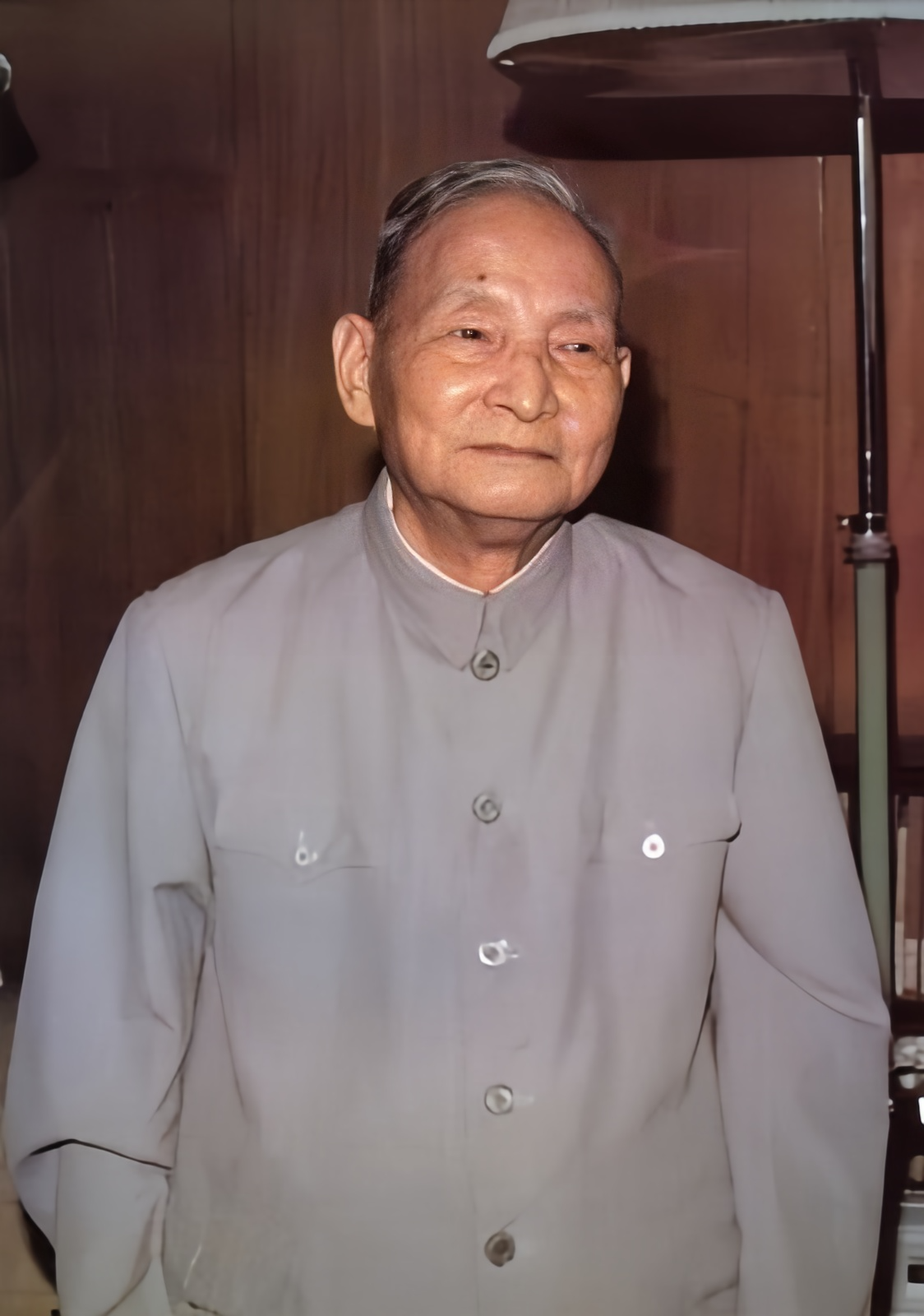 50年代，马寅初发表了《新人口论》，提出在实行计划经济的同时，必须实行计划生育，