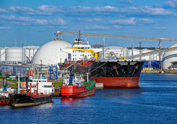 俄罗斯现在最大的痛苦，就是远东。远东只有600多万人，面积却高达695万平方