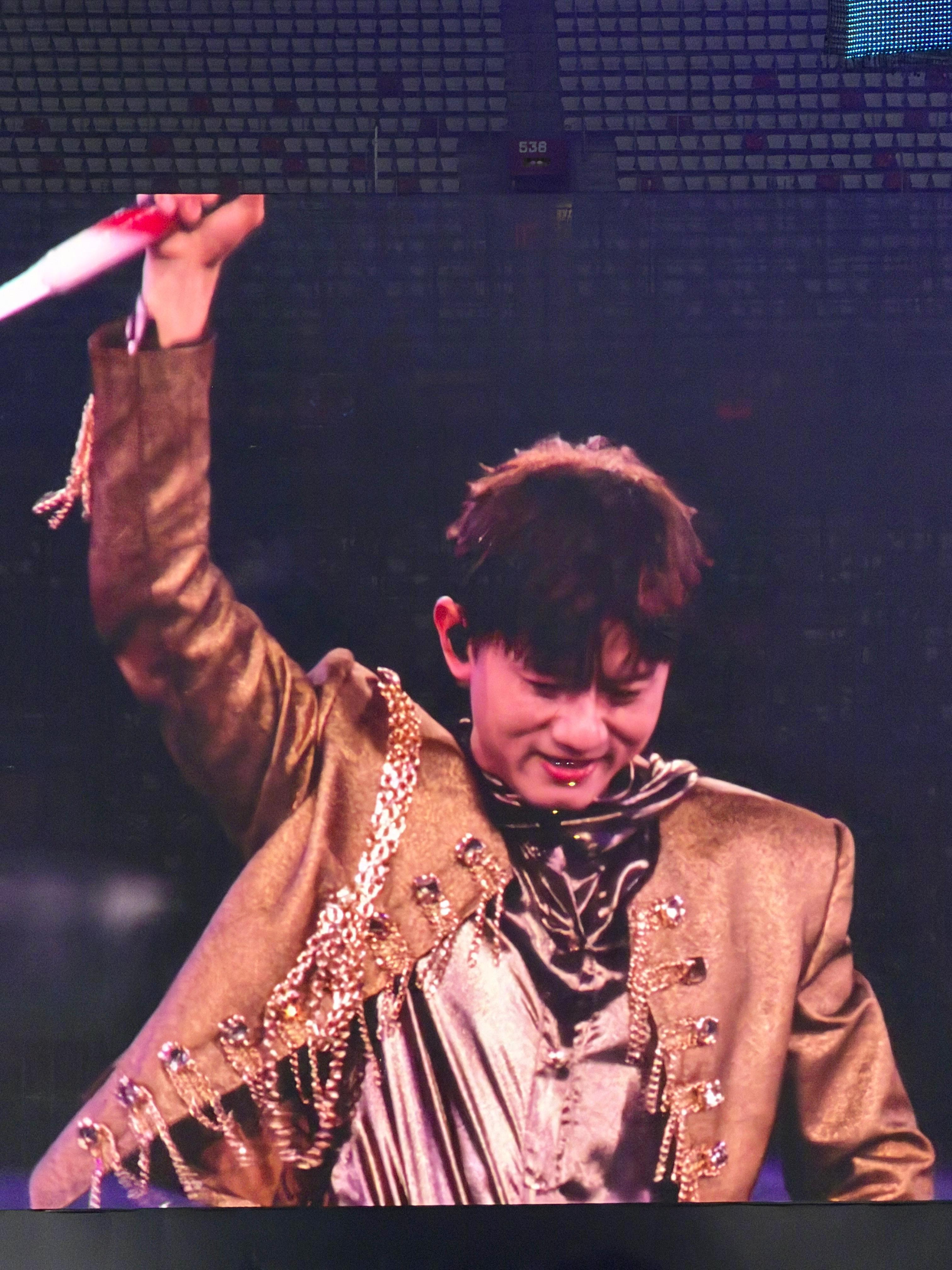 杜海涛上张杰演唱会小火车了狠狠羡慕海涛的好运，沉浸式奔赴杰哥演唱会，直言现场真的