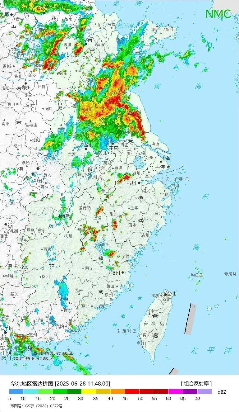 中午时分，华北至华东的对流系统仍然持续发力，河北河南山东江苏安徽等部分区域雨势相